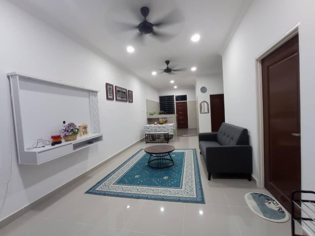 Bb D'Velodrom Homestay Dungun Extérieur photo