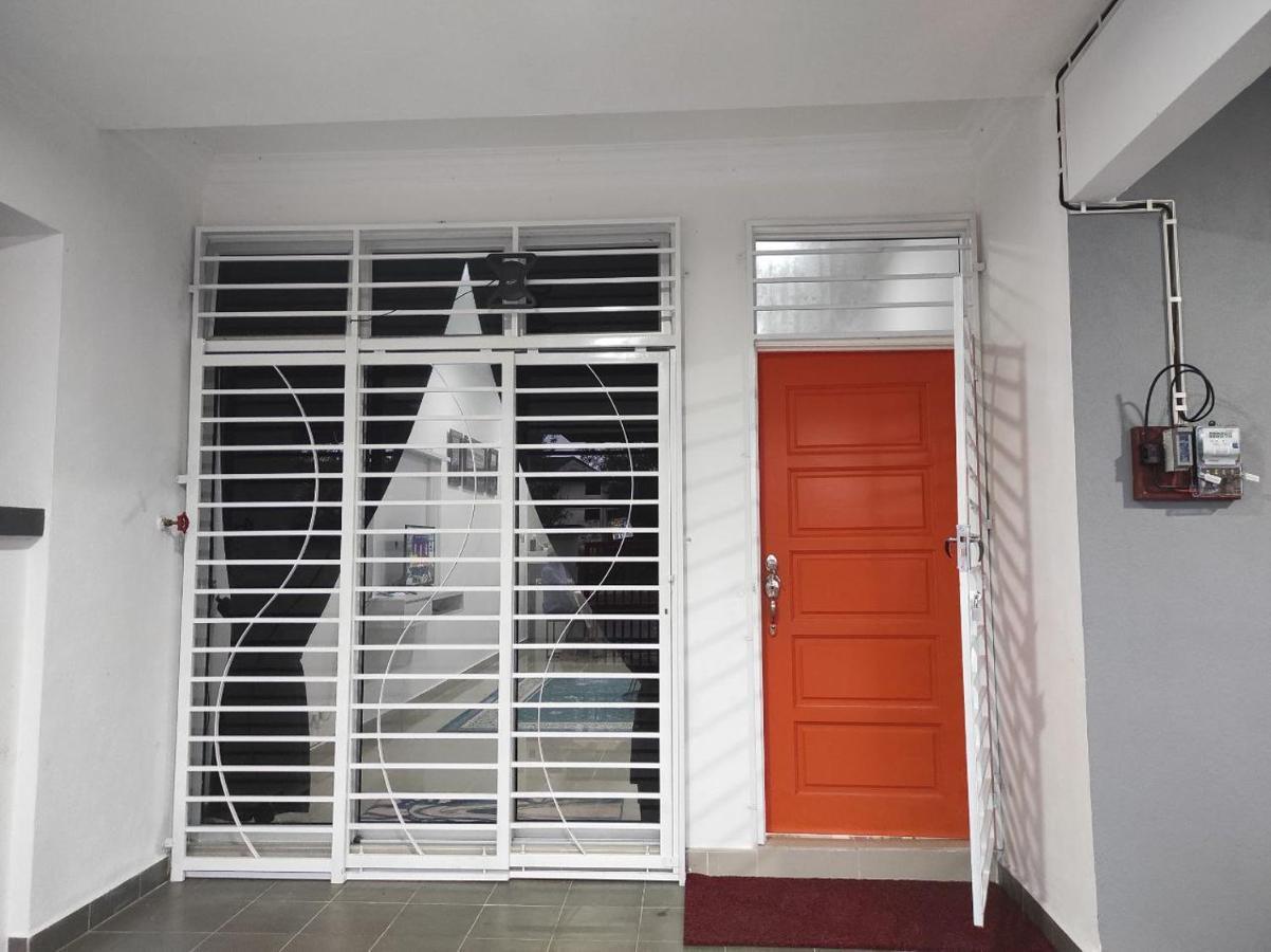 Bb D'Velodrom Homestay Dungun Extérieur photo