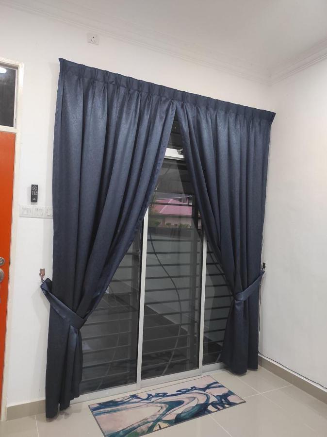 Bb D'Velodrom Homestay Dungun Extérieur photo